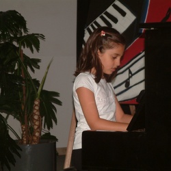 Piano-Concert-Grade-3-12-Girls