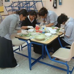 Health-Week-Salad-Contest-Girls